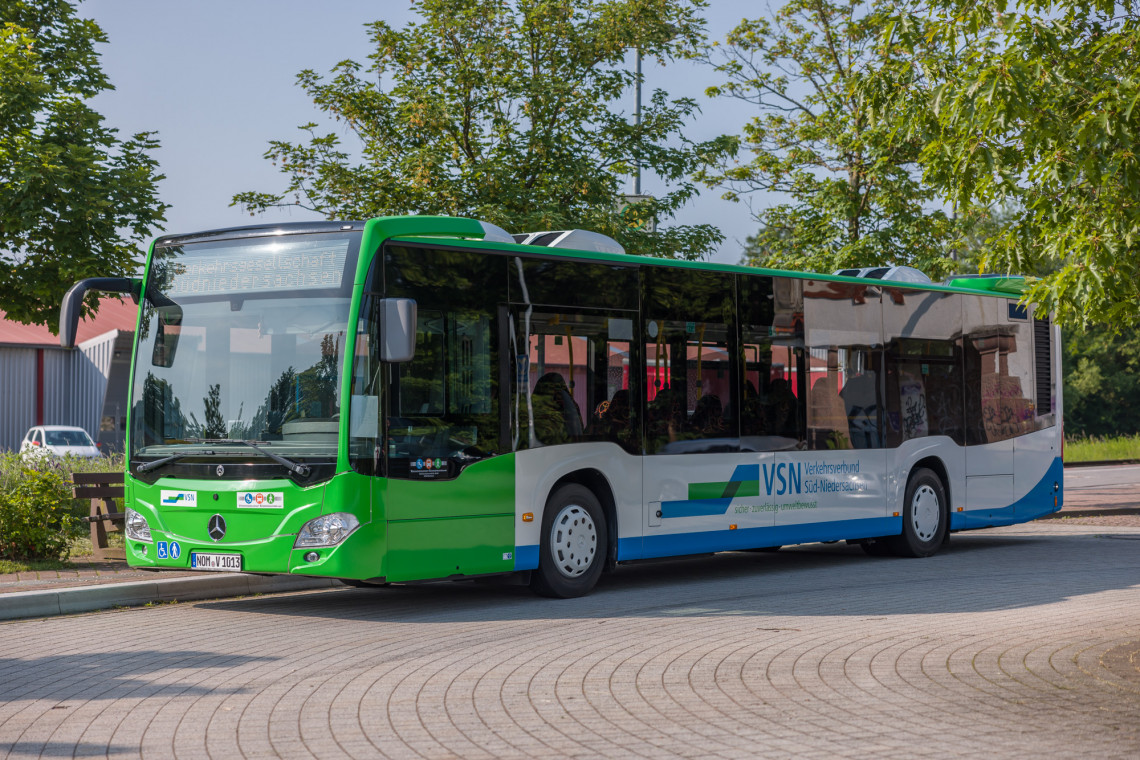Foto VS-Bus im neuen VSN-Design - erstellt im Auftrag des ZVSN.jpg 