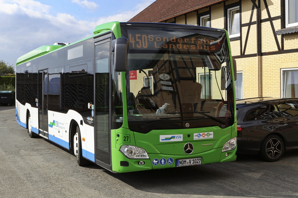 LANDESBUS450 - 002.jpg 
