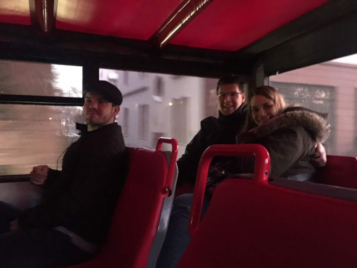 Nachtbus unterwegs.jpg 